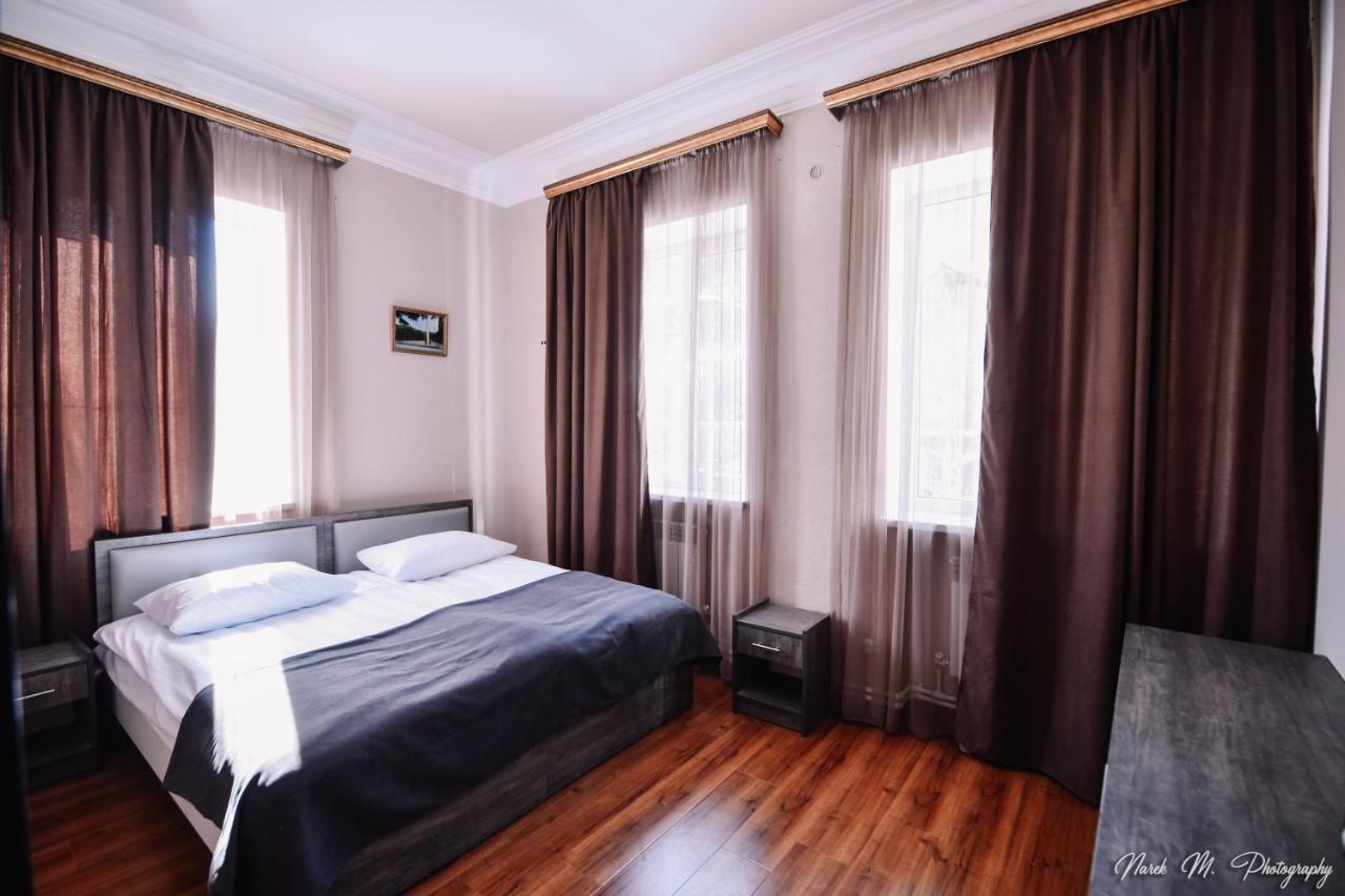 Apart Hotel Sayat-Nova Vanadzor Buitenkant foto